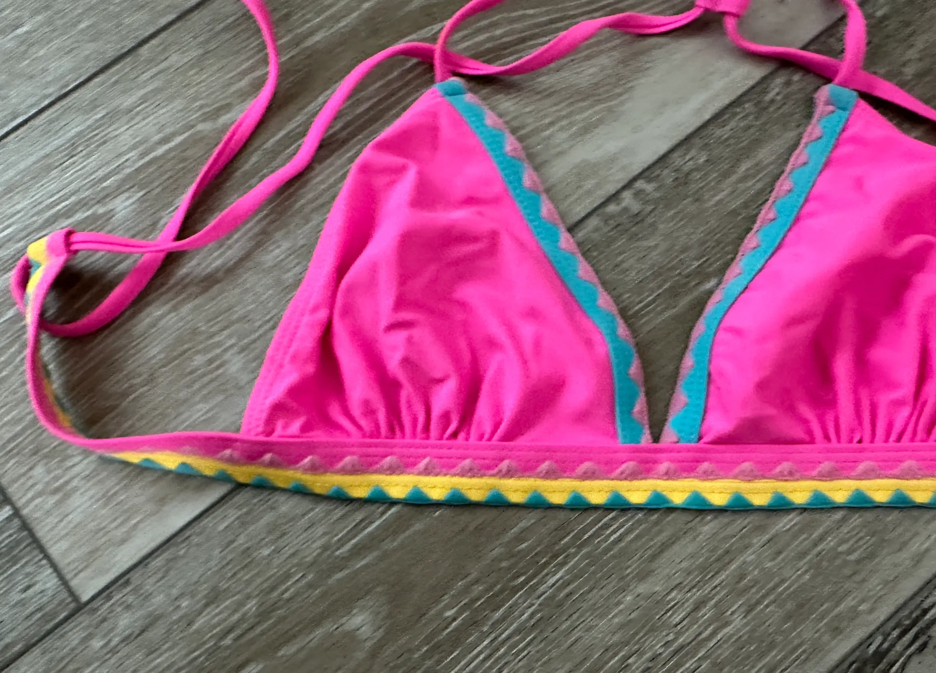 Fabulous  Swimwear Sz S Bright Pink Bikini Top W Colorful Trim - Image 4