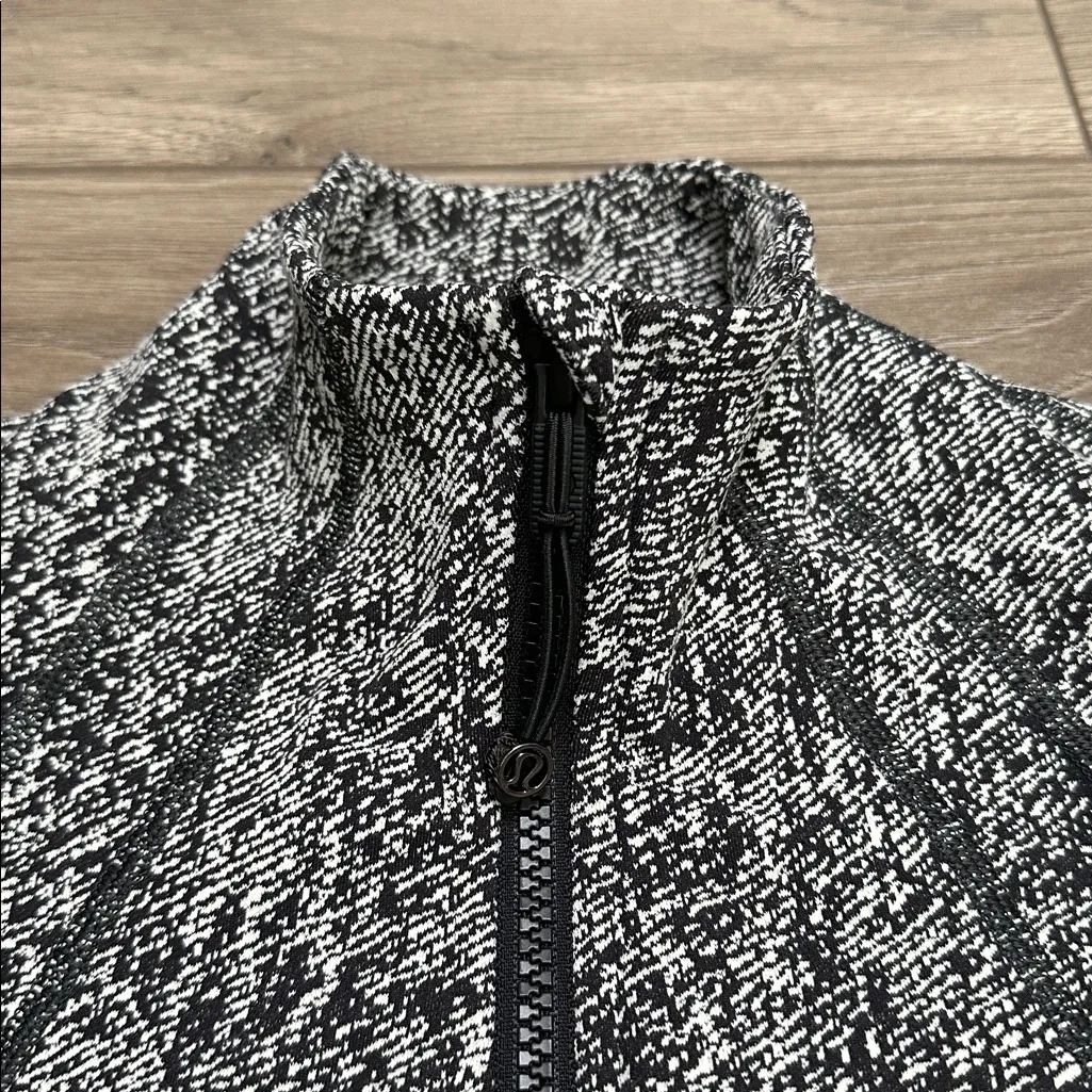 Lululemon Define Jacket Luon Thumbholes Irregular Denim Twill Black White Size 6 - Image 5