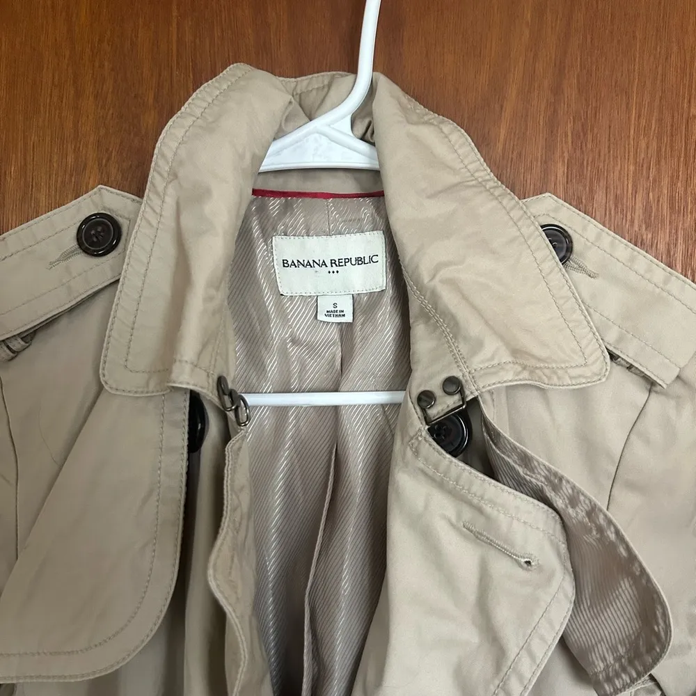 Banana Republic Trench Coat - Image 3