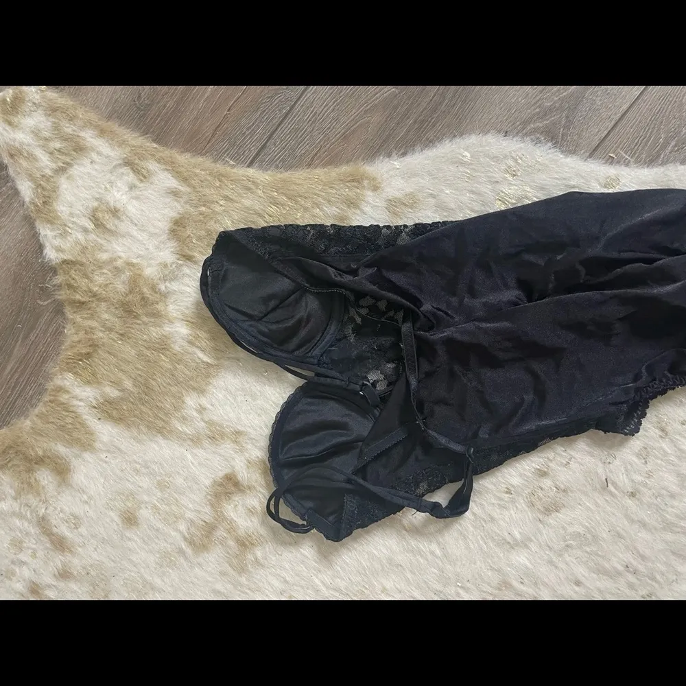 Victoria’s Secret vintage black lace high cut bodysuit - Image 5