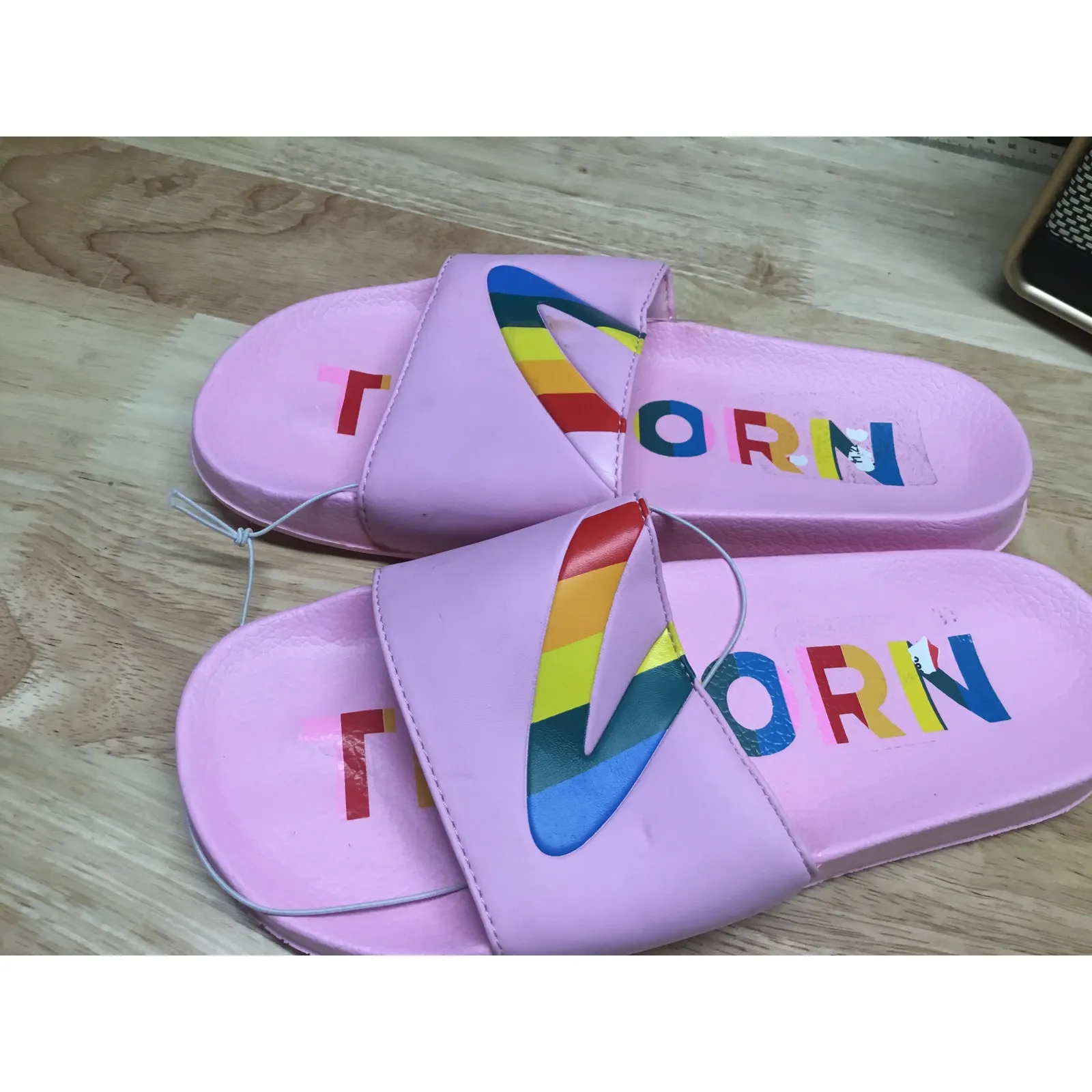 Tretorn Tragant Slide Sandals Women's 8 Lilac Unicorn Rainbow Slip On Open Toe - Image 4