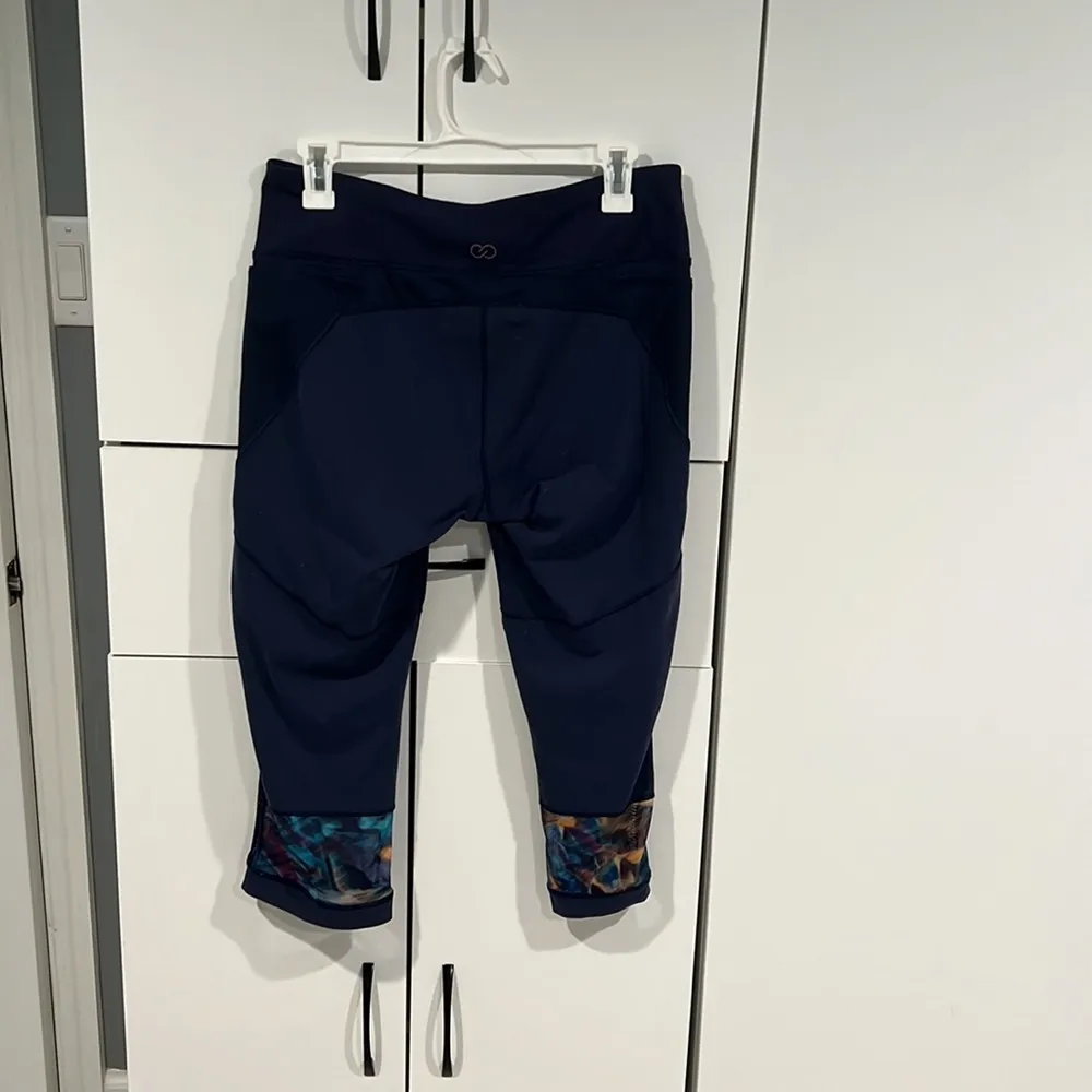 Calia by Carrie Underwood capris . Size L‎ Size L - Image 5