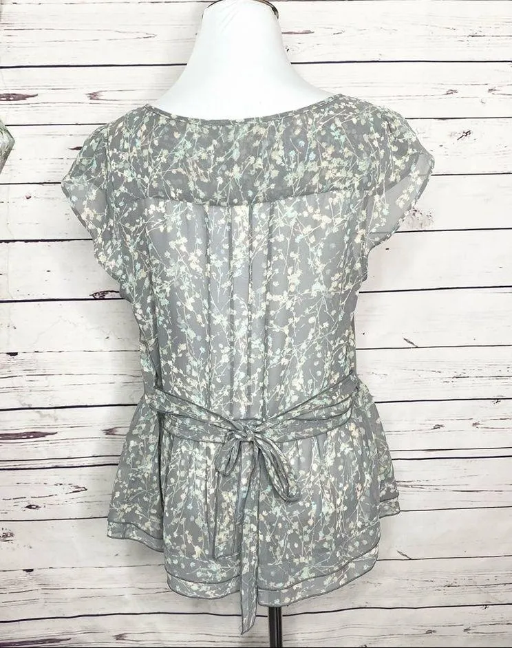 LC Lauren Conrad Gray Floral Ruffle Blouse Top Size Large - Image 5