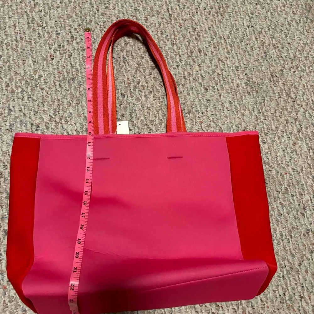 Summersalt NWT  Neoprene Beach Tote in Pink/Red - Image 14