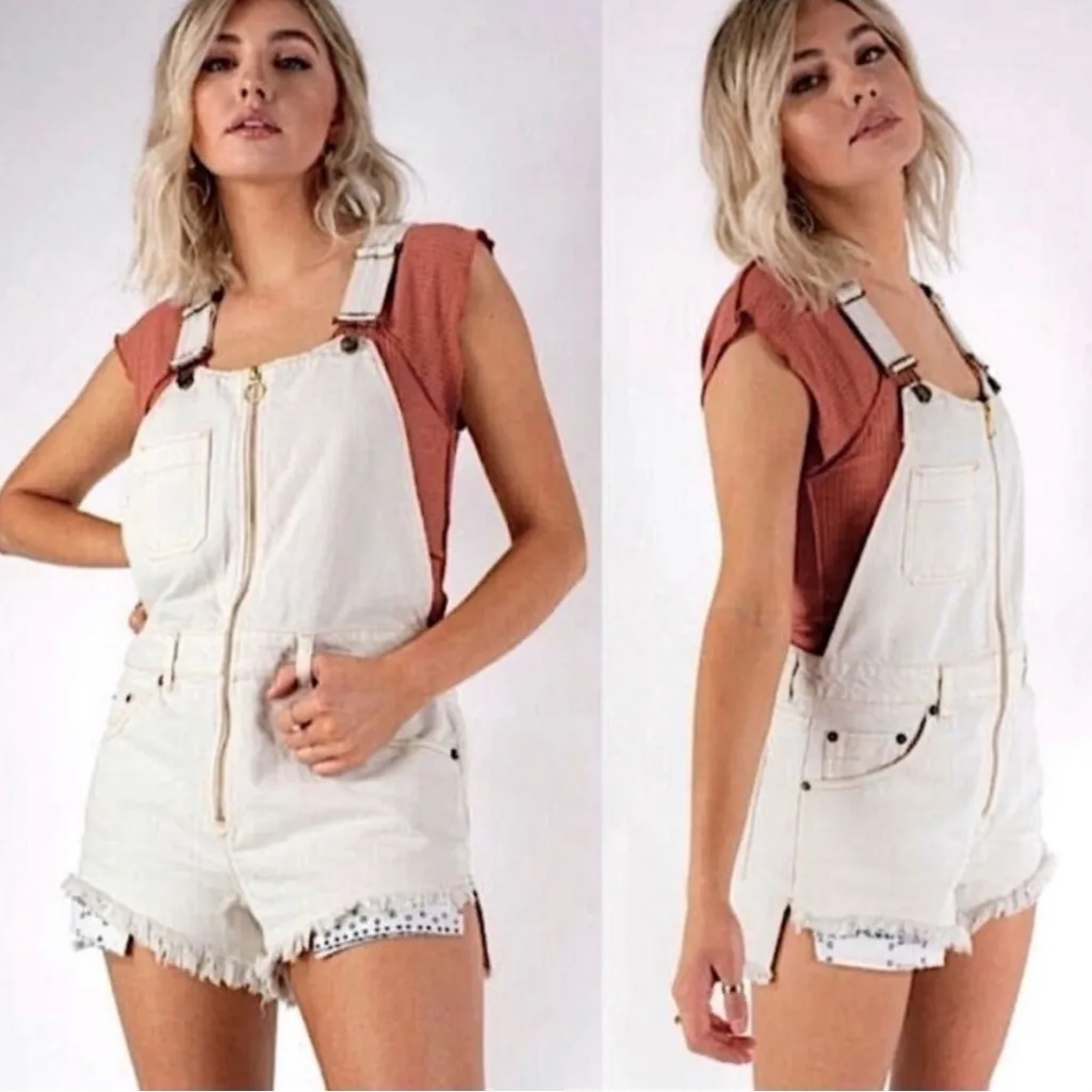 Free People Sun-kissed Denim Off White Overall Distressed Zip Raw Hem Size 6 Med - Image 2