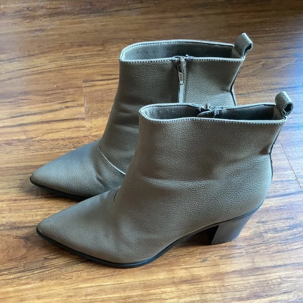 Old Navy pointed toe boots size‎ 10 - Image 3