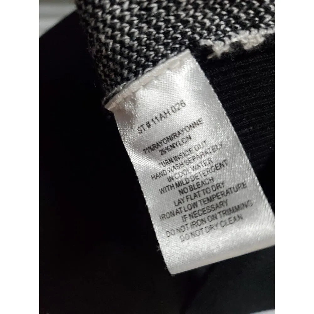 Yu.K. by SG Women's Black & White Rayon Turtle Neck Long Sleeve Knit Sweater XS - Image 9