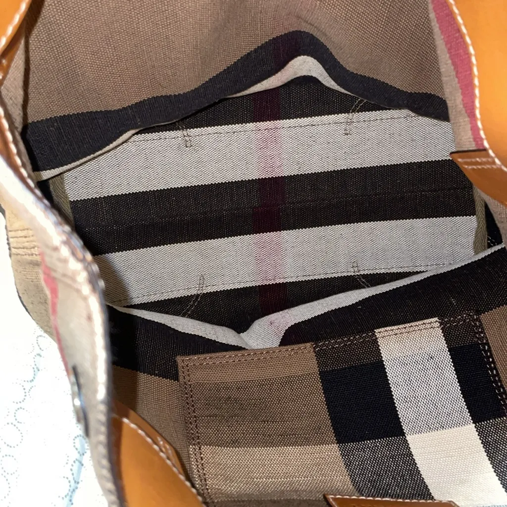 Burberry Shoulder Bag - Image 11