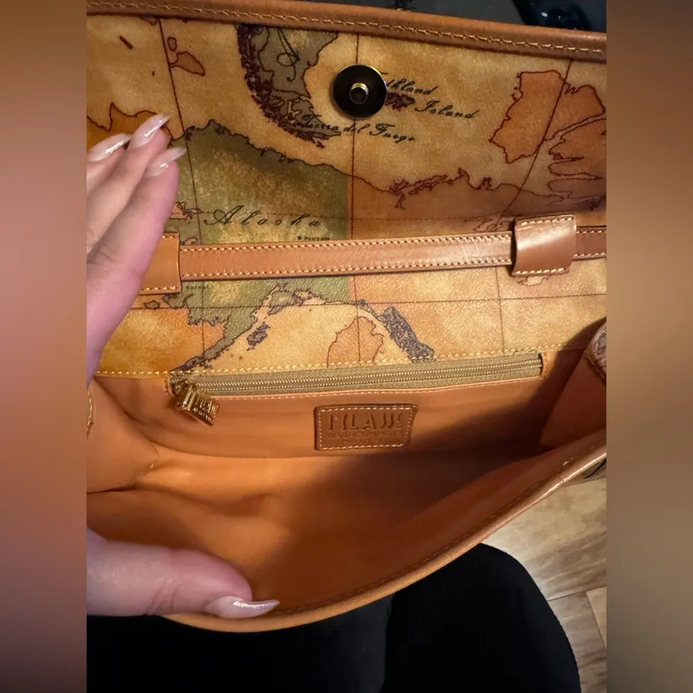 Alviero Martini Tan Map Print Women's Bag - Image 6