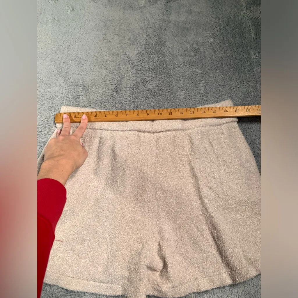 Barefoot dreams shorts - Image 8