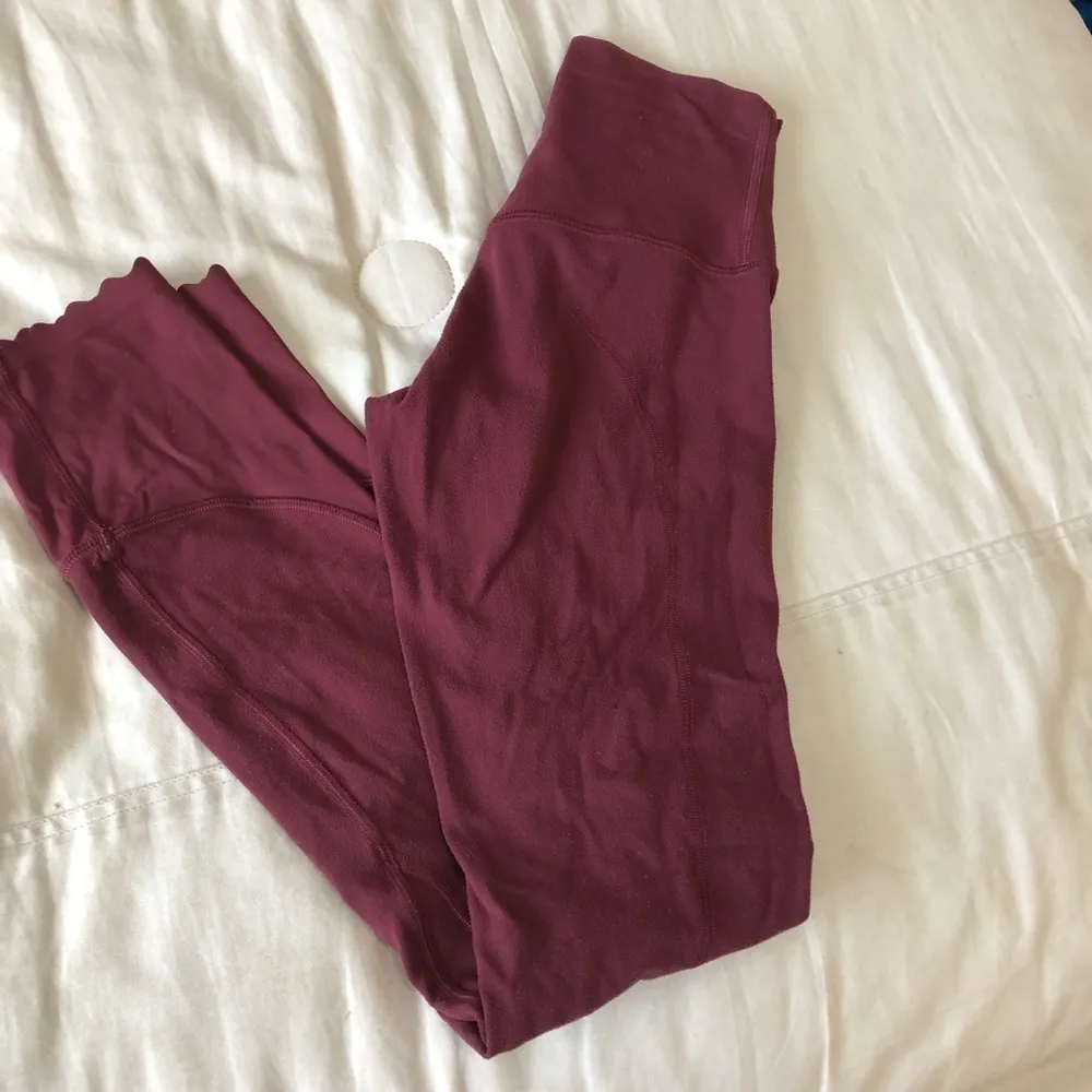 Lululemon  Align Scalloped High Rise Pant 25” Red Merlot Size 2 - Image 7