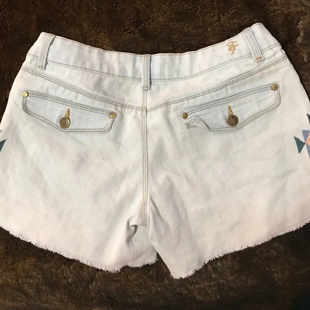 True Freedom‎ Embroidered Cutoff Shorts - Image 5