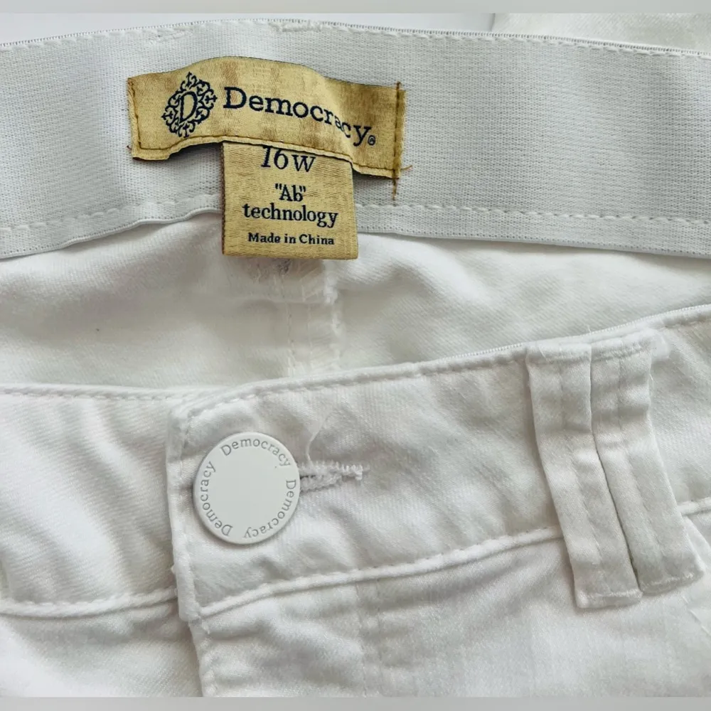 DEMOCRACY Ab Technology White Cropped Jeans Size 16 - Image 3