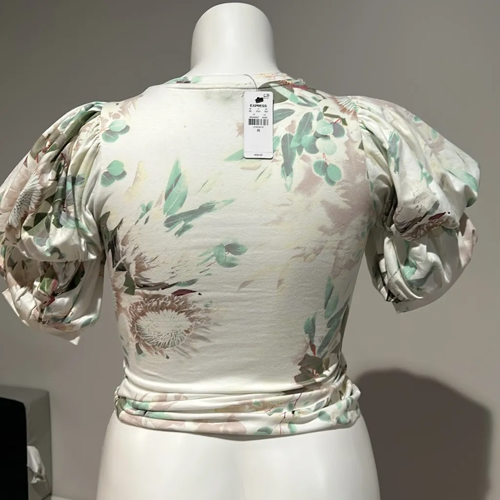 NWT Express White floral puff‎ sleeve shirt size XS - Image 2