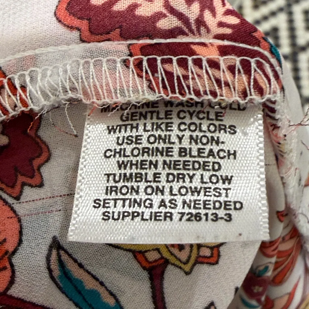 Boutique Floral Semi Sheer Kimono Plus Size 2X/3X Red - Image 4