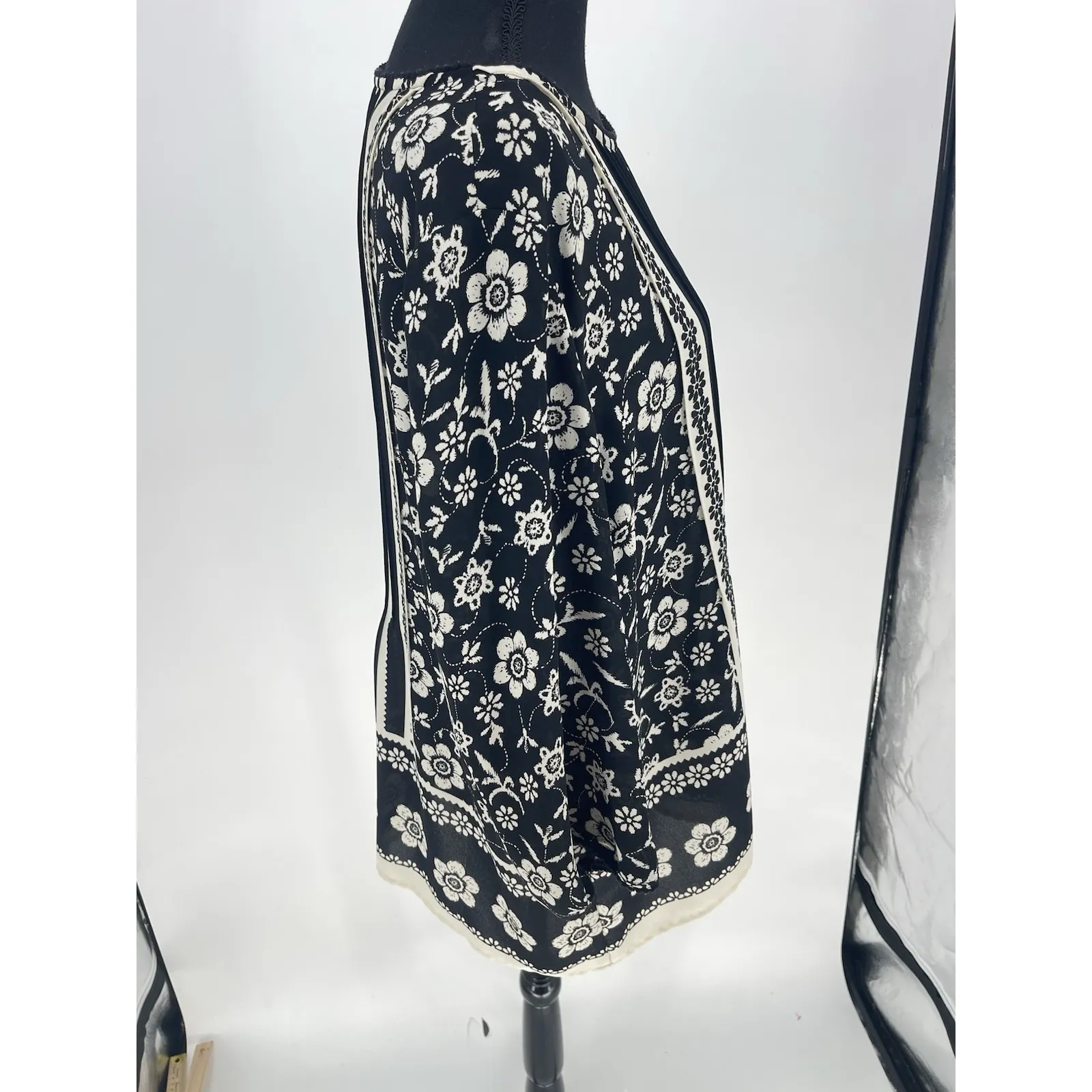 J.Jill Sz L MOD Funky Black and White Floral Nordic Top Blouse Boho Bin11 - Image 6