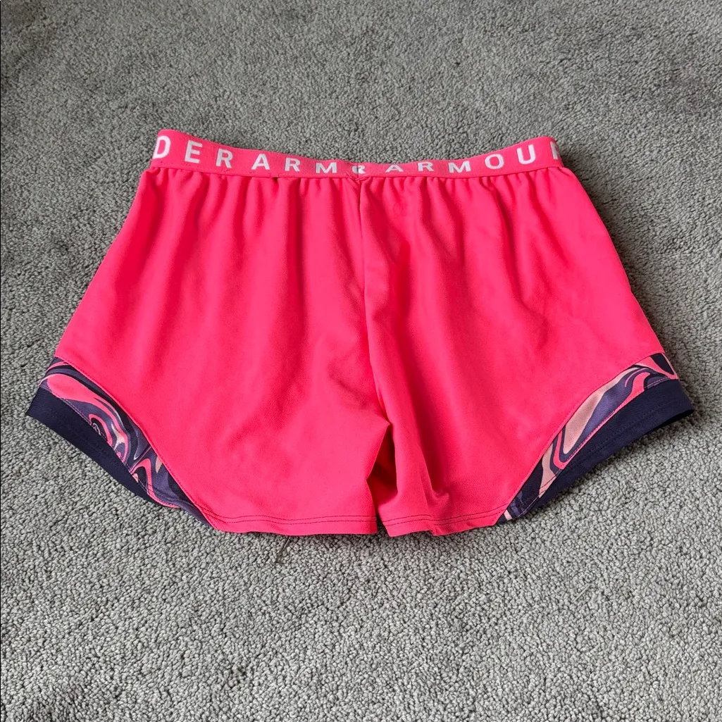 Under Armour Shorts SIZE M - Image 3