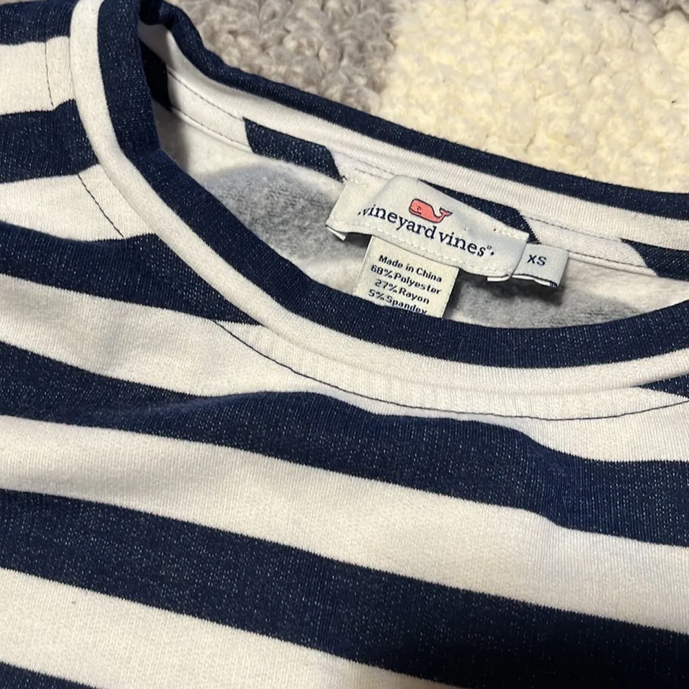 Vineyard Vines Soft and Cozy Striped Whale logo sweatshirt size XS - Image 8