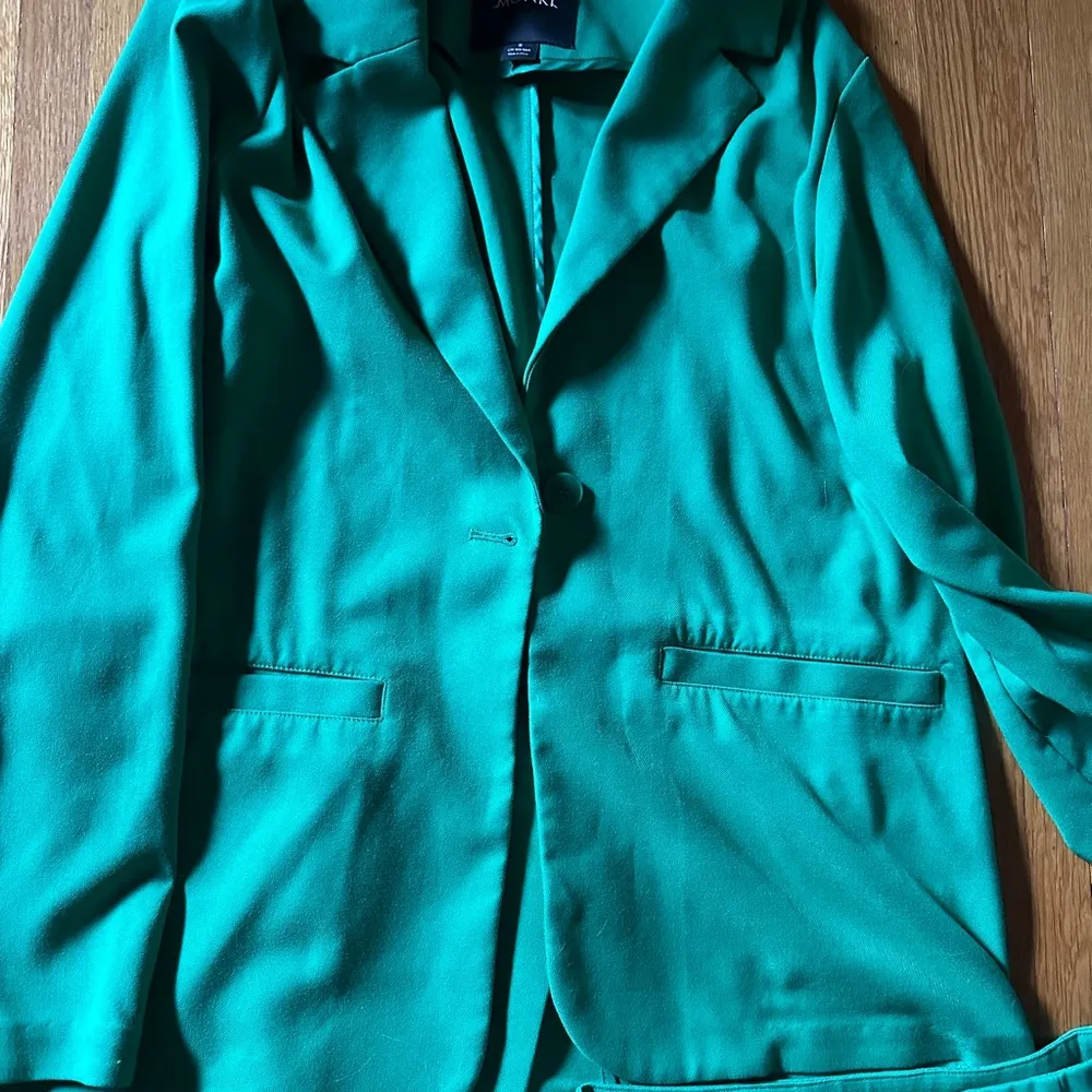Monki  Kelly Green oversized blazer and skirt suit set, size S - Image 4