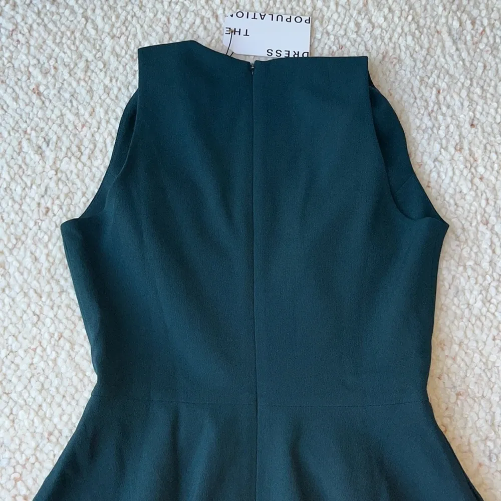 Dress the Population Catalina Fit Flare V-Neck Crepe Dress Pine‎ Green Small - Image 9