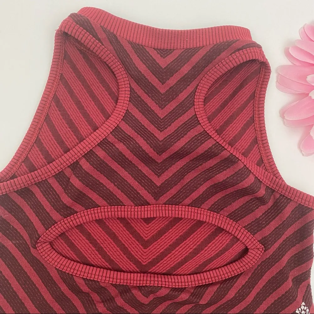 Movement Seamless Ohana Yoga Cami Crop Top: Wine - Image 5