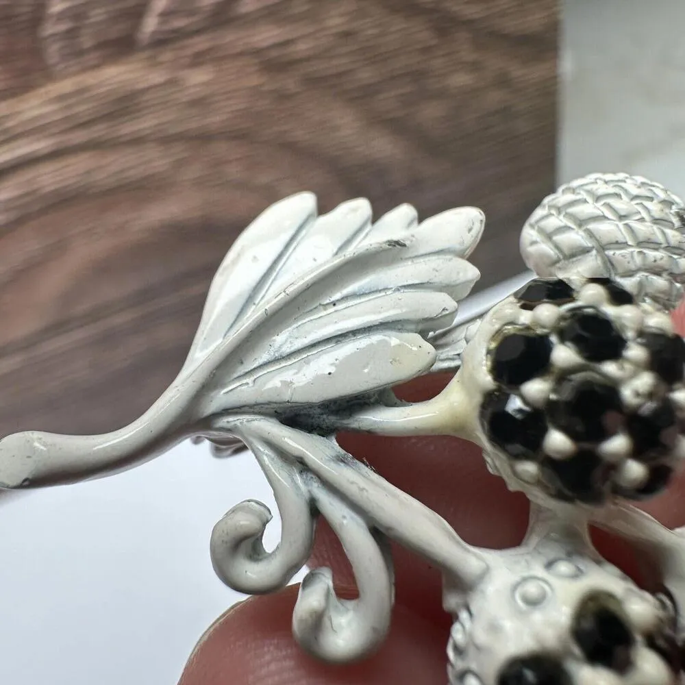 Vintage Hollycraft Berries Berry Branch White Enamel Black Rhinestone Brooch Pin - Image 8