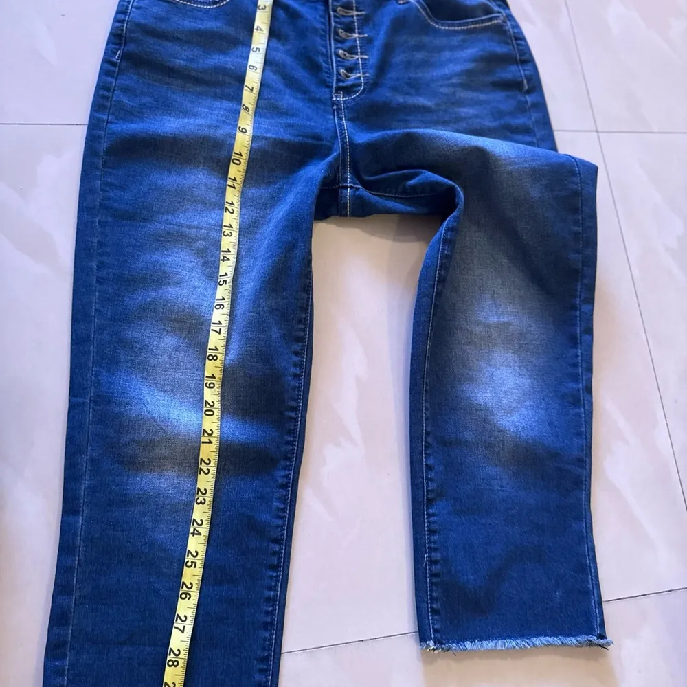 Suzanne Betro Distressed Stretch Cropped Denim Capri Jeans Womens Dark Wash 10 - Image 3