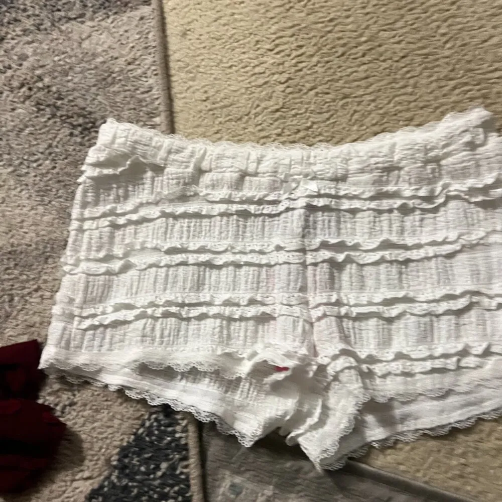 Edikted NWT  lucy ruffle lace shorts M - Image 2