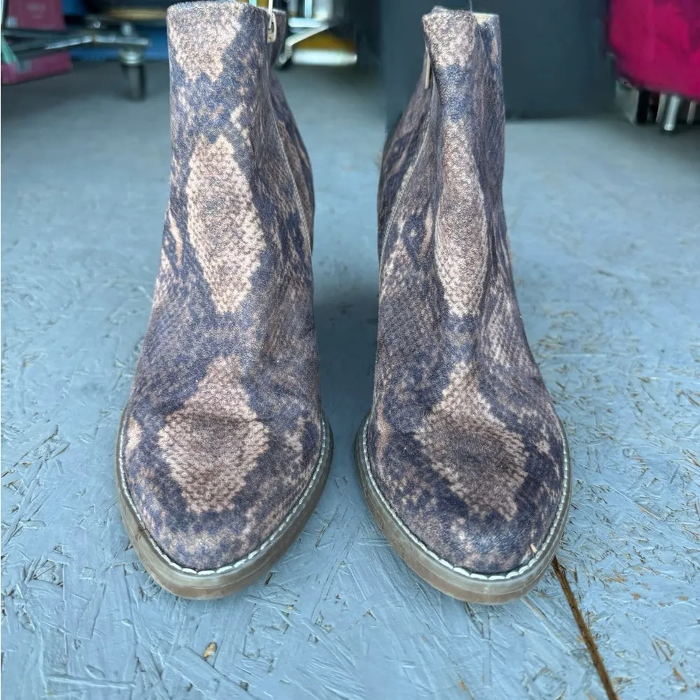 Steve Madden Snake print boots - Image 4
