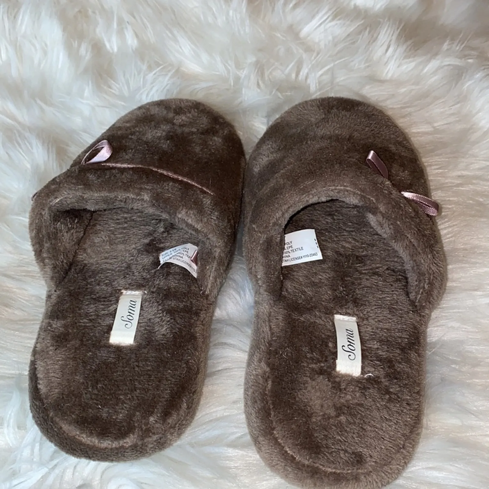 Soma Soft Fuzzy Brown Bow Slippers Small (5/6) - Image 5
