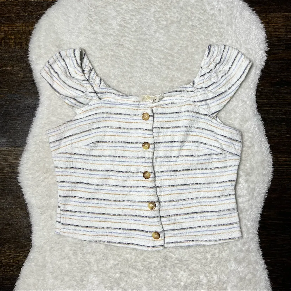 Rewind Juniors Stripe Button Cap Sleeve Crop Top - Image 2