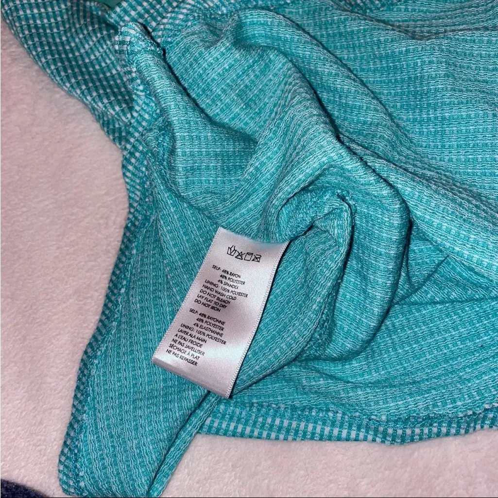 Womens Urban Outfitters Romper size Small - Image 6