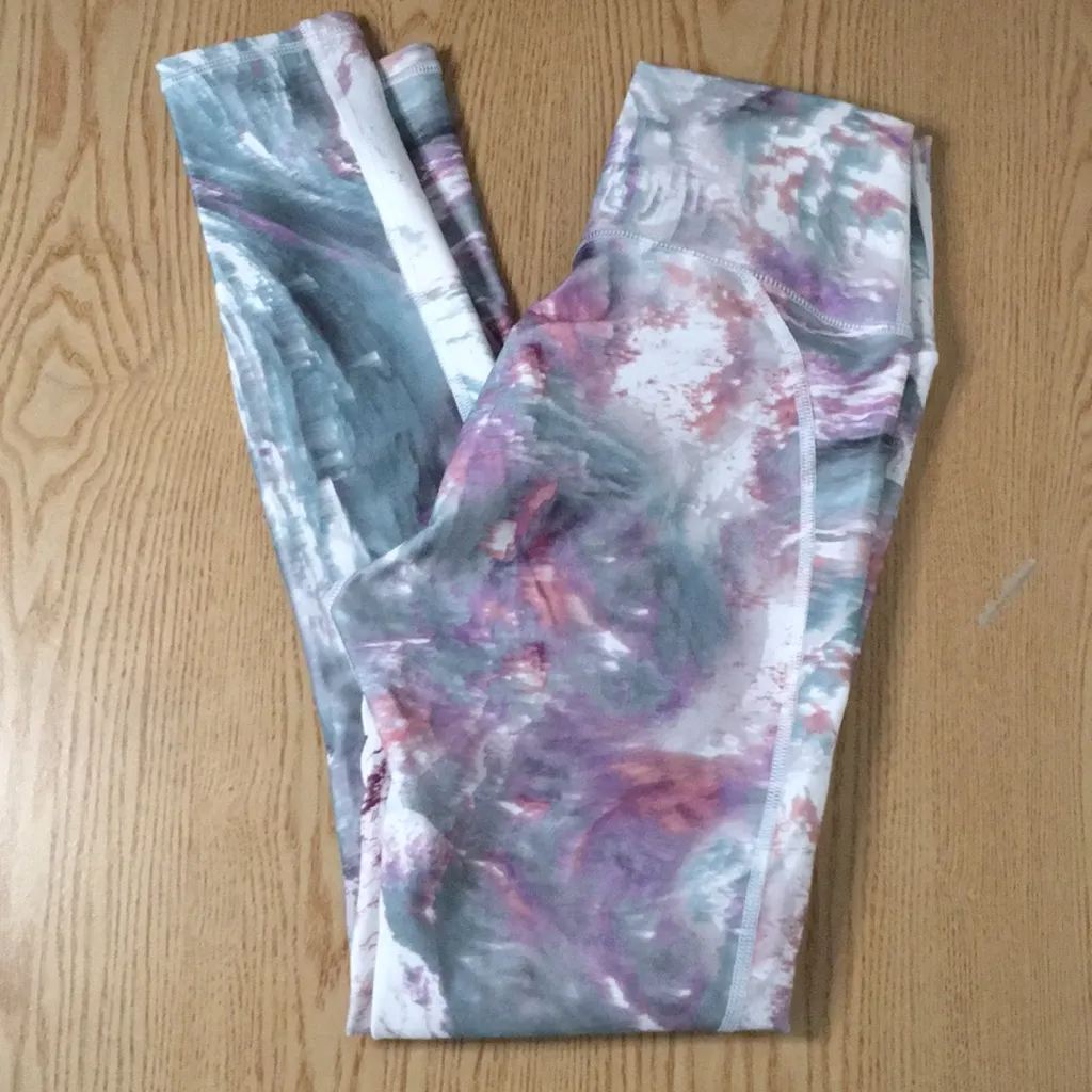 Bin 17 New Fabletics Leggings Marble/Tye Dye Design Size Small - Image 2