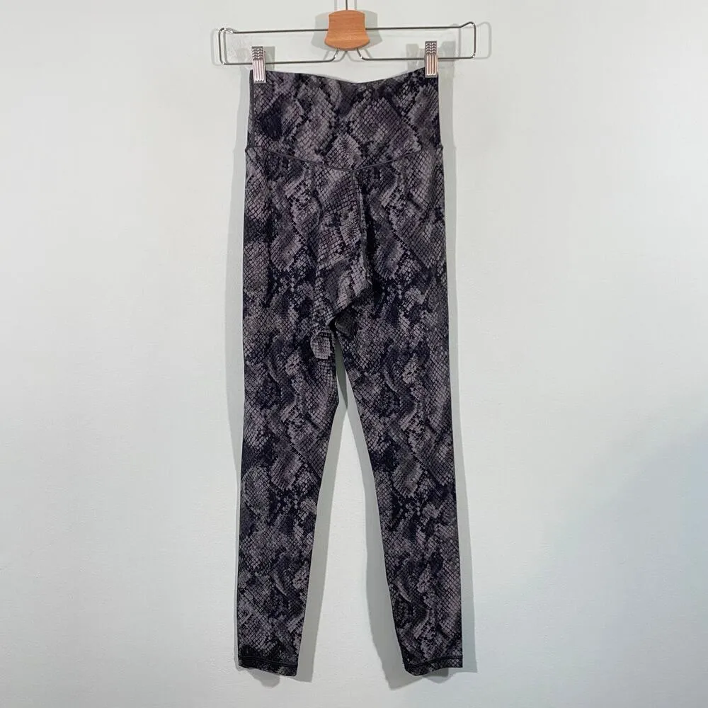 Aerie Women's Grey Snakeskin Criss Cross Waist High Rise 7/8 Leggings Size M - Image 7