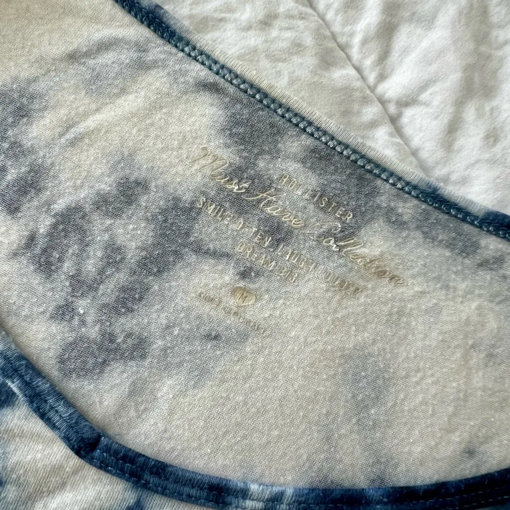 Hollister Blue Tie-Dye Supersoft Short Sleeve Tee - Image 5