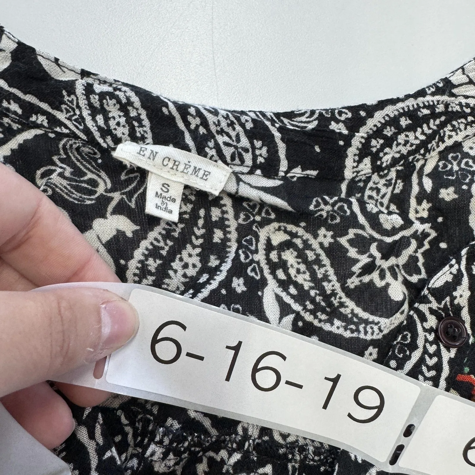 En Creme Shirt Womens Small Black Multicolor Boho Paisley Rayon V Neck Tunic Top - Image 3