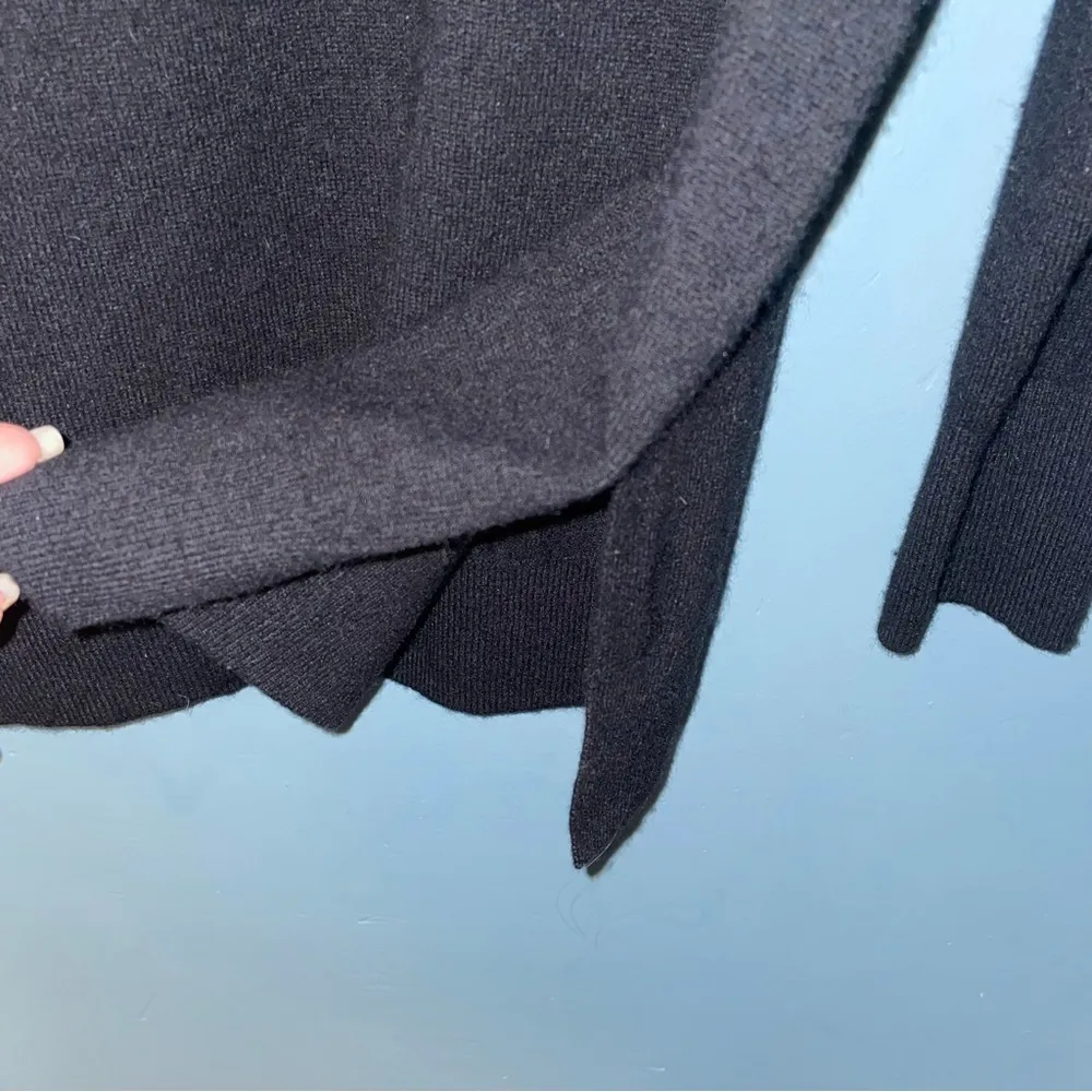 Club Monaco Cashmere ColorBlock Crew Neck Sweater Size Medium - Image 4