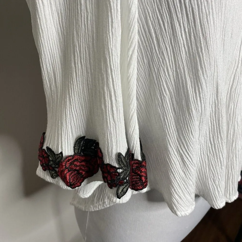 Ambiance Red Floral Applique White Off Shoulder Short Sleeve Blouse Sz Small - Image 2