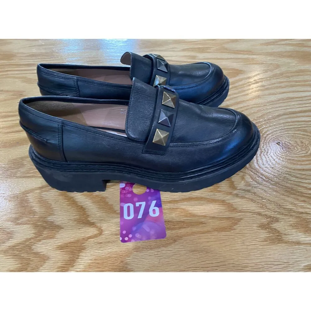 Linea Paolo Essex Women's 8.5 M Black Leather Studded Slip - Image 5