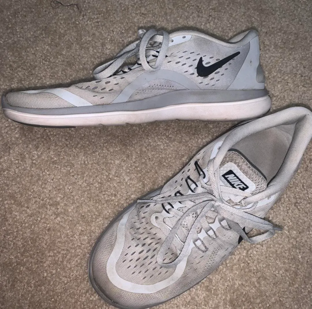 Nike Running Shoes Gray - Image 2