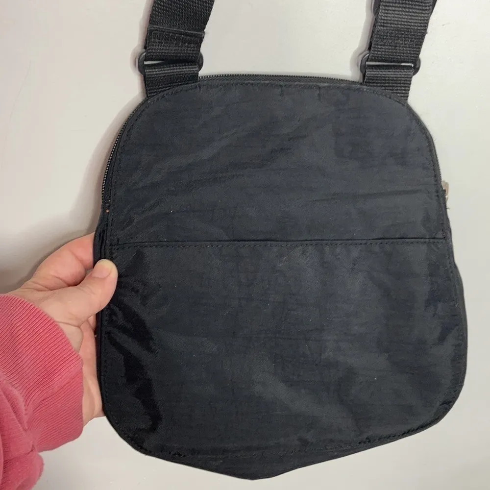 Baggallini black crossbody bag small/mid size‎ - Image 3