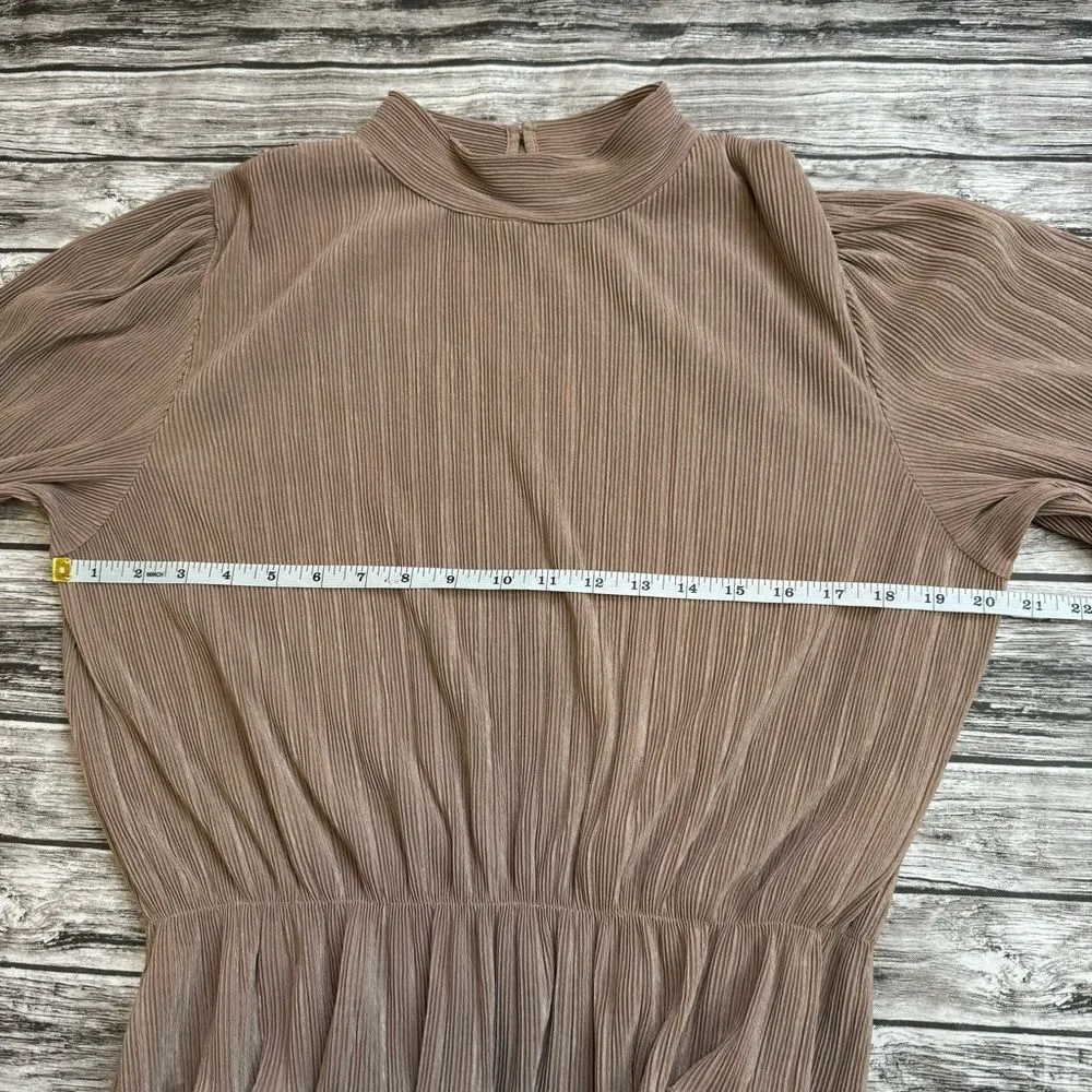 Pull & Bear Women's Accordion Pleat Blouse XL Extra Large Tan Beige Light Brown - Image 13