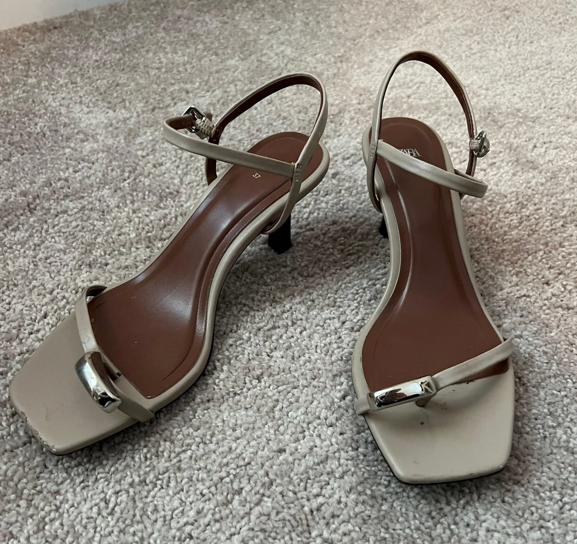 Silver And Tan Kitten Heels - Image 2