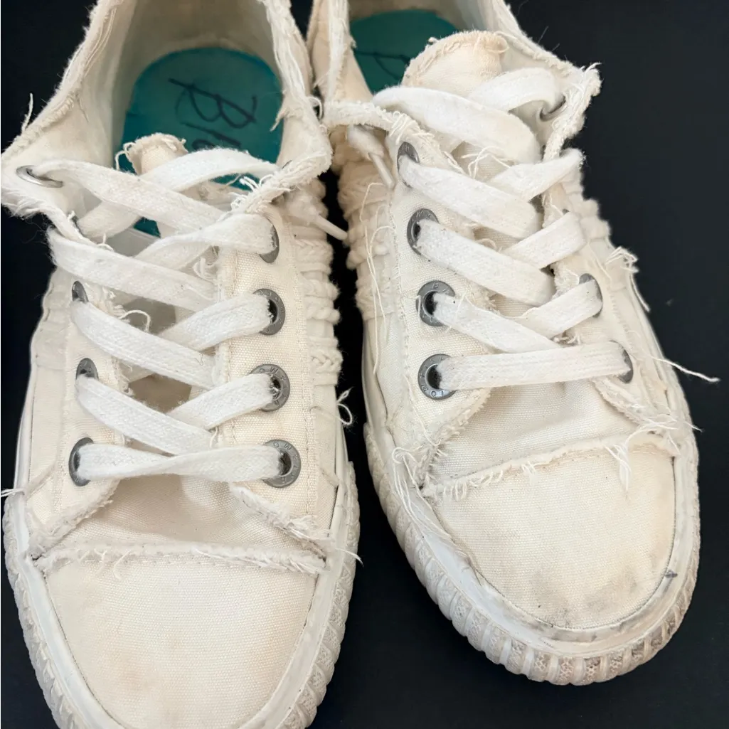 Blowfish Set of 2 White Canvas Sneakers 7.5 - Image 3