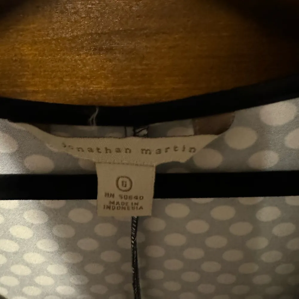 Jonathan Martin Black and White Wrap Dress Puff Sleeve - Image 3