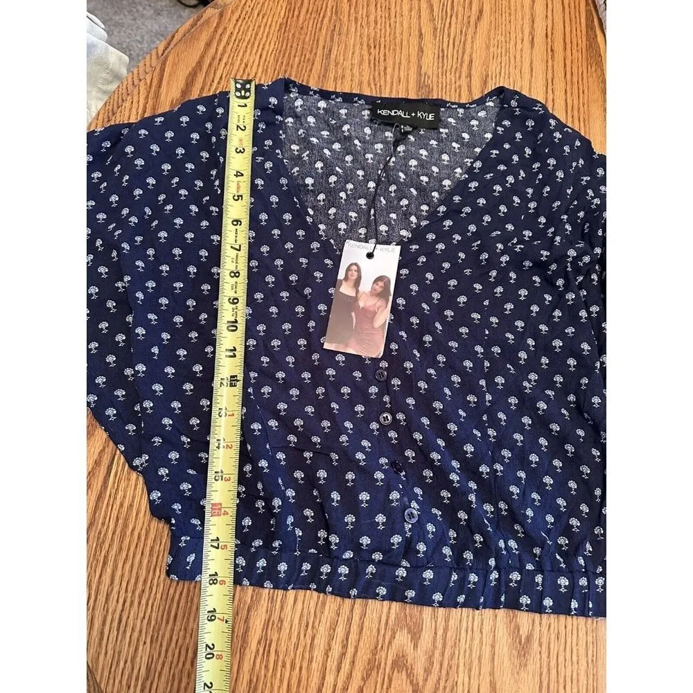 Kendall & Kylie Button Up Long Sleeve Indigo Ditsy  Crop Top Blue Size L NWT - Image 10