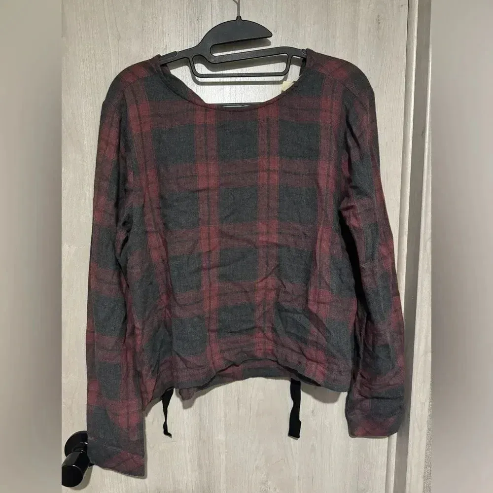 Cloth and Stone Anthropologie Red and Black Plaid Long Sleeve‎ Top W Black Bow - Image 2