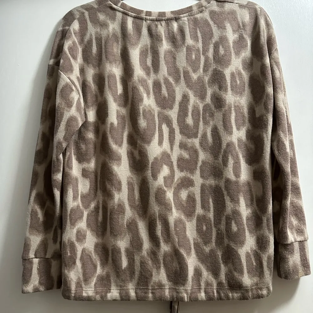 Planet Gold Animal print soft small long sleeve top. - Image 4