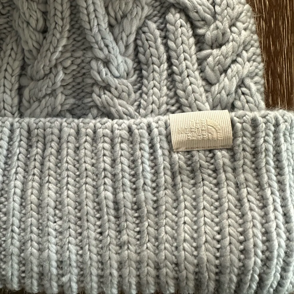 The North Face Oh Mega Faux Fur Pom Pom Beanie Hat Dusty Periwinkle Cable Knit - Image 3