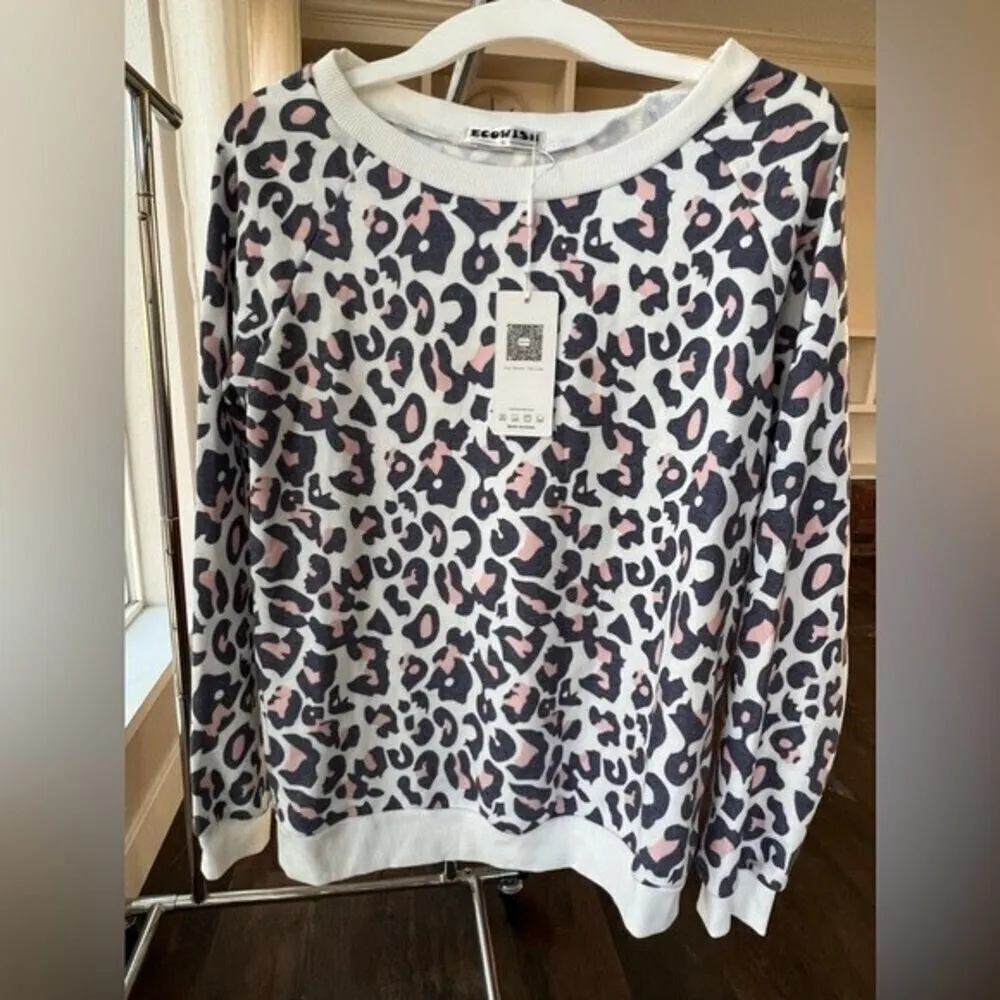 Women's Elegant Leopard-Print Pullover SweaterLeopard print Sweater Size S. - Image 3